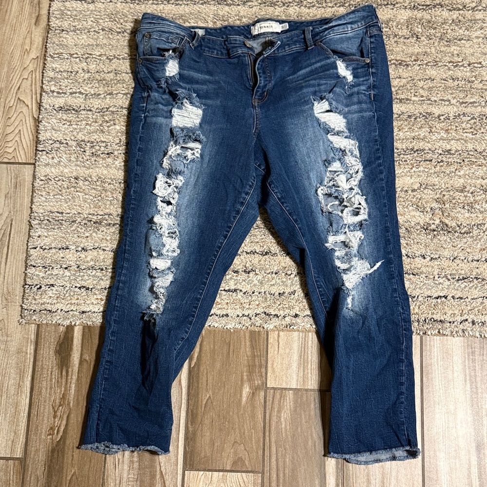 Destructed boyfriend crop Jeans